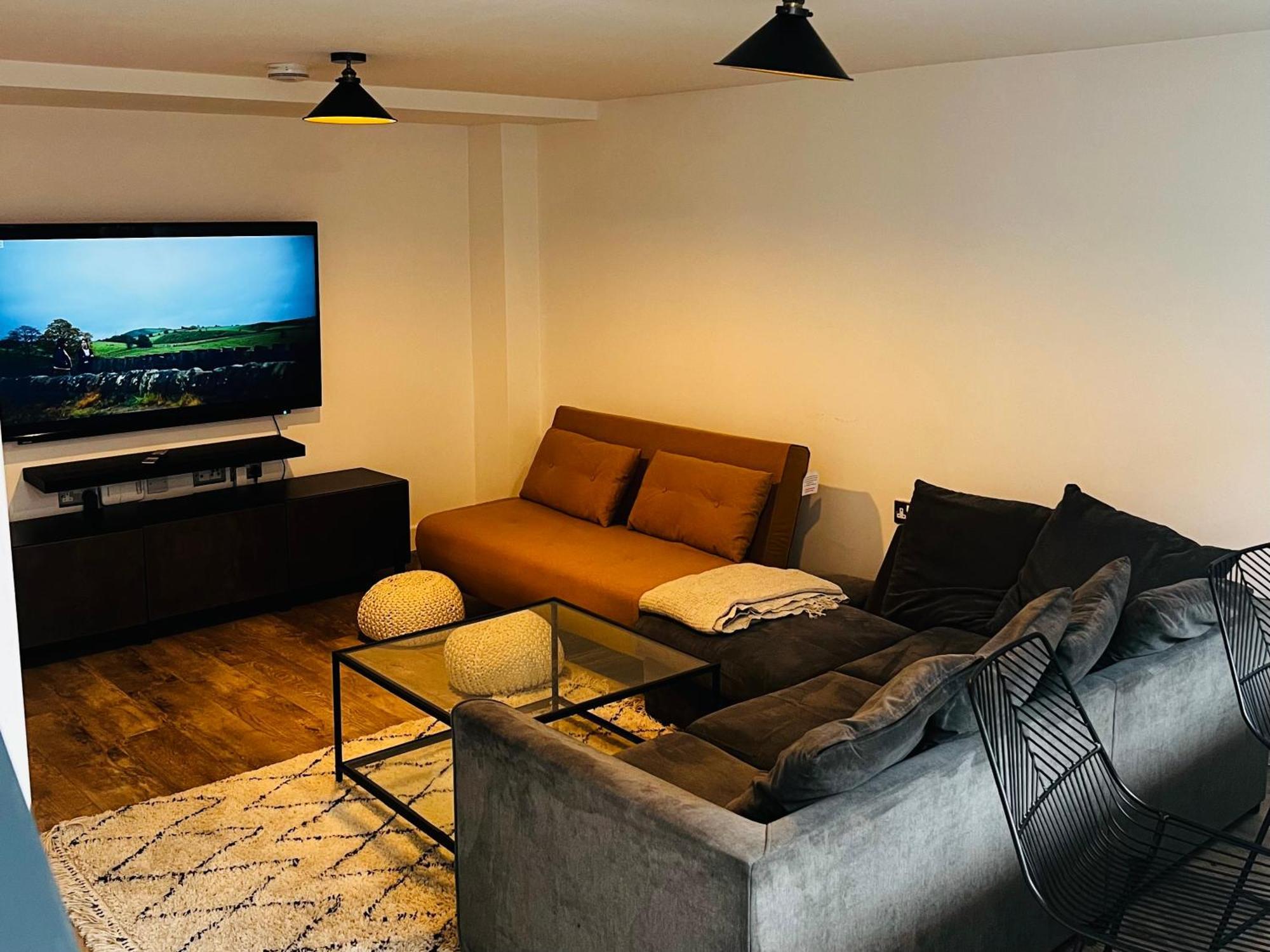 Luxurious 1-Bedroom With Parking Бирмингем Экстерьер фото